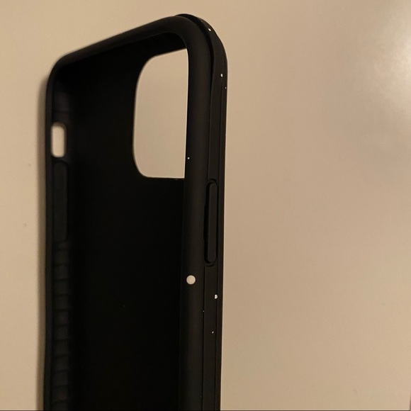 Mellow Biodegradable iPhone 11 Pro case - Picture 5 of 7